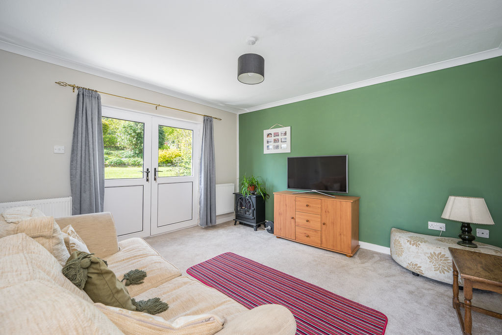 Lounge- click for photo gallery